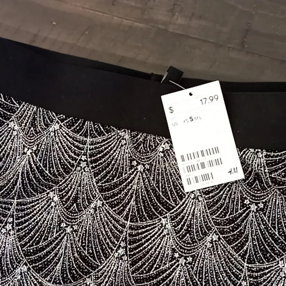 H&M mini skirt size small